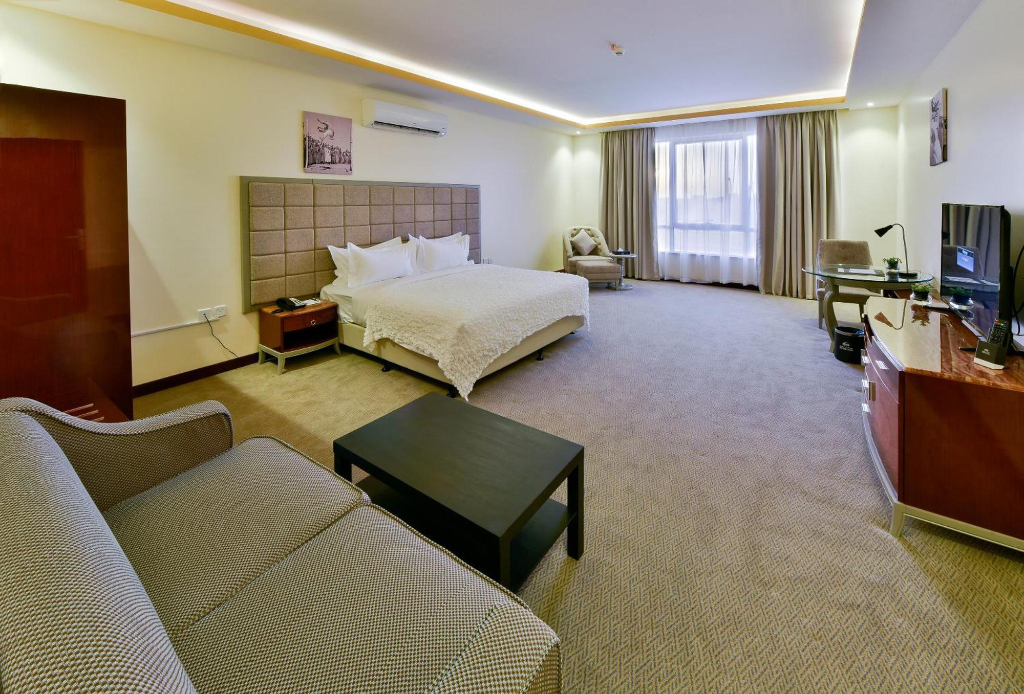 Golden Dune Hotel Turaif Exterior photo