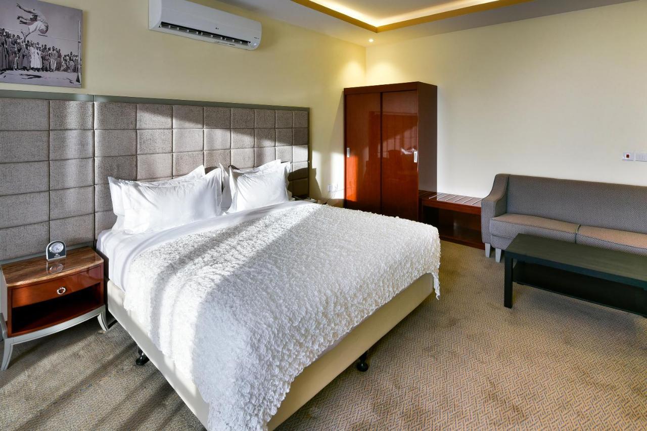Golden Dune Hotel Turaif Exterior photo